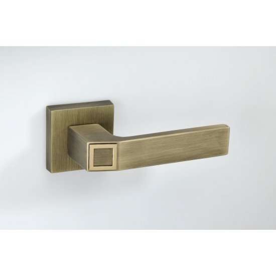 Best Πόμολο πόρτας 106L Brass Ζεύγος Ροζέτα Αντικέ