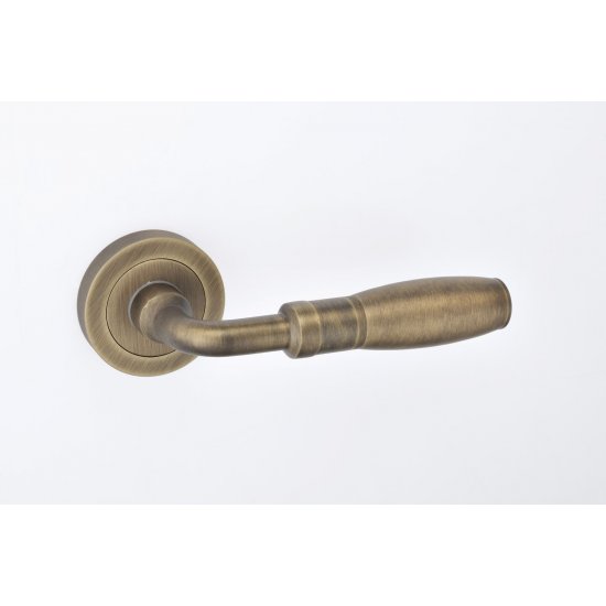 Best Πόμολο πόρτας 03 Brass Ζεύγος Ροζέτα Αντικέ Best Πόμολο πόρτας 03 Brass Ζεύγος Ροζέτα Αντικέ