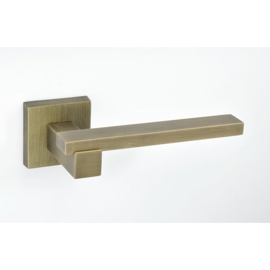Best Πόμολο πόρτας 94 Brass Ζεύγος Ροζέτα Αντικέ Best Πόμολο πόρτας 94 Brass Ζεύγος Ροζέτα Αντικέ